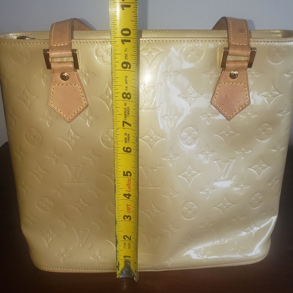 Louis Vuitton - Picture 12 of 16